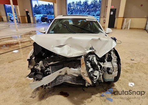 2014 Buick Regal z USA, uszkodzony, nr VIN 2G4GL5EX3E9228995